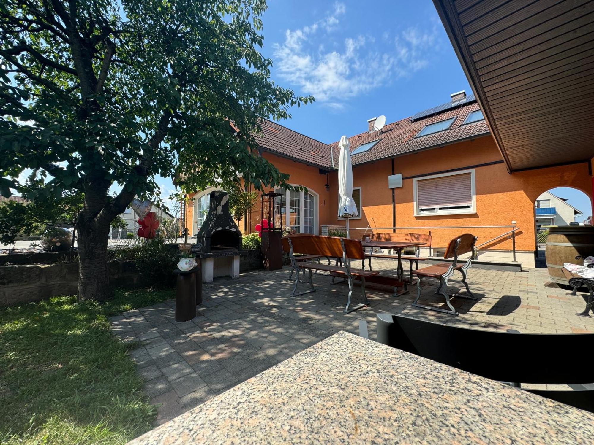 B&B'S Im Aischgrund Adelsdorf Exterior photo