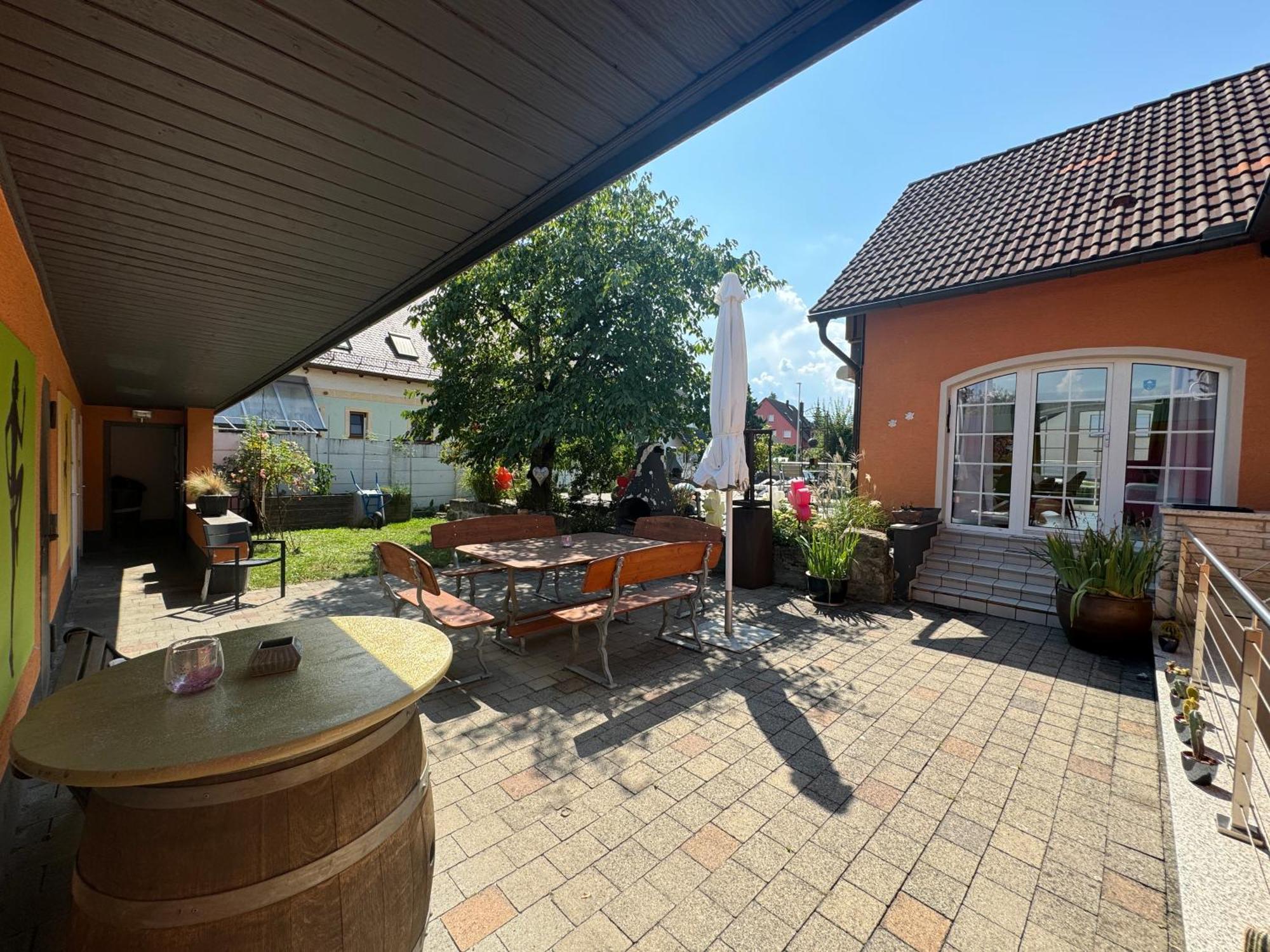 B&B'S Im Aischgrund Adelsdorf Exterior photo