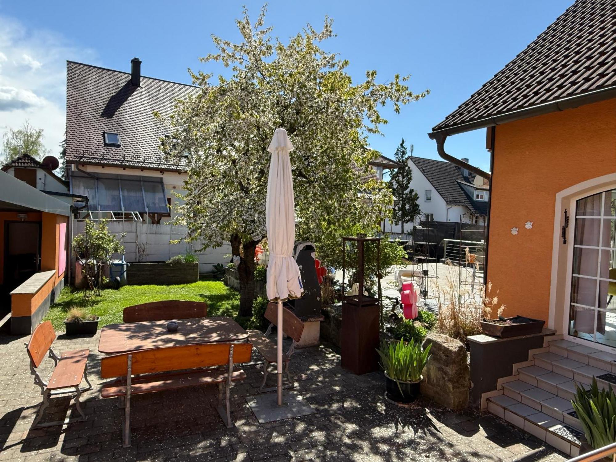B&B'S Im Aischgrund Adelsdorf Exterior photo