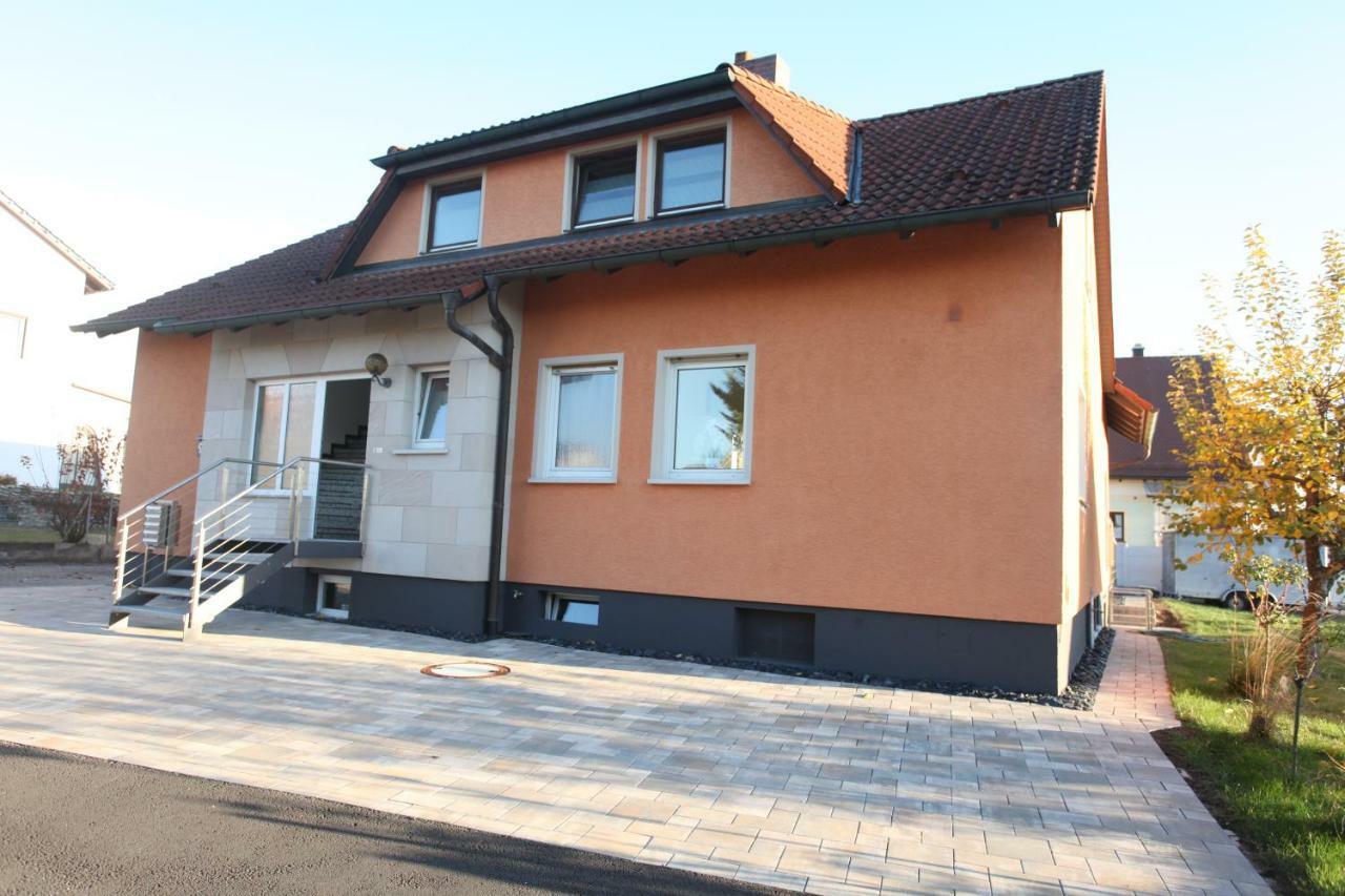 B&B'S Im Aischgrund Adelsdorf Exterior photo